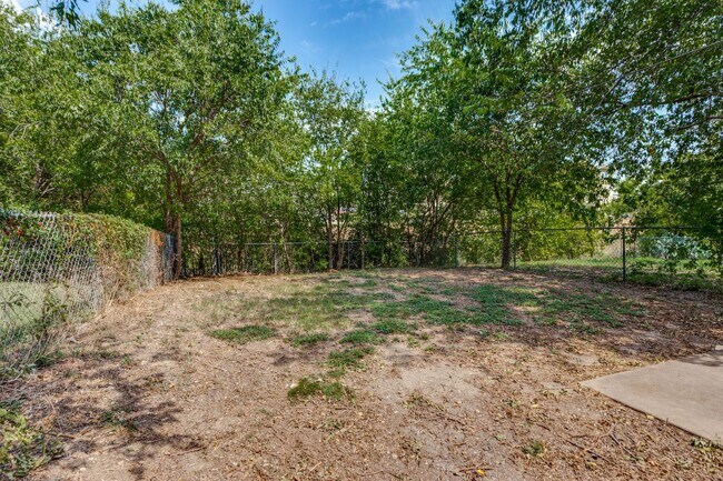 Building Photo - 8118 Marydean Ave