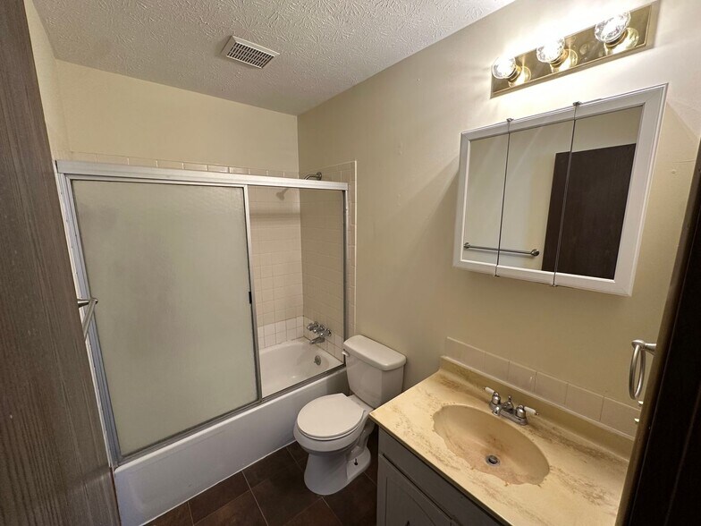 Building Photo - 1202 19th St