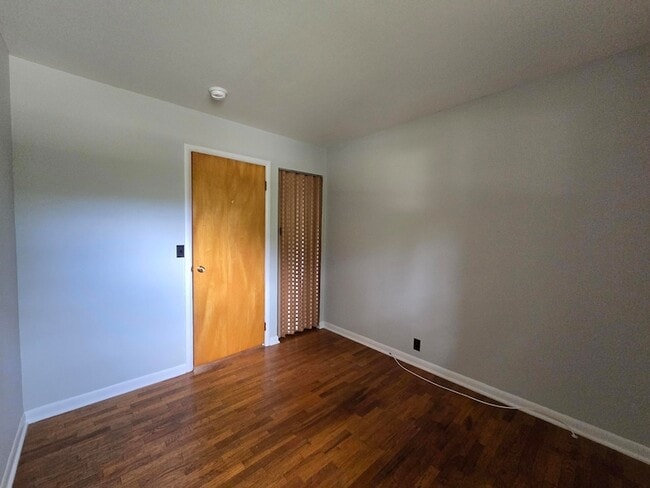 Building Photo - 721 N Carroll Ave