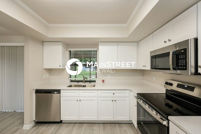 Building Photo - 3 Bedroom Pet-Friendly Home in Cape Coral, FL with Main Street Renewal