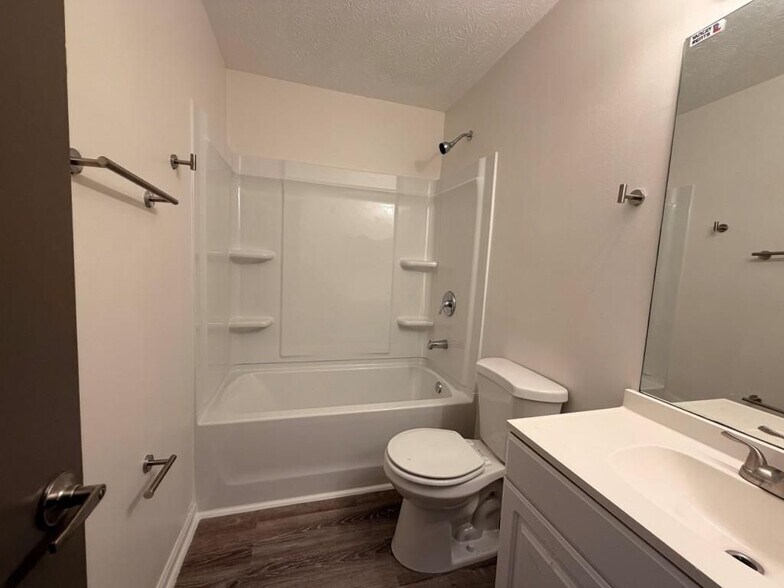 Building Photo - 1026 Wuthering Way