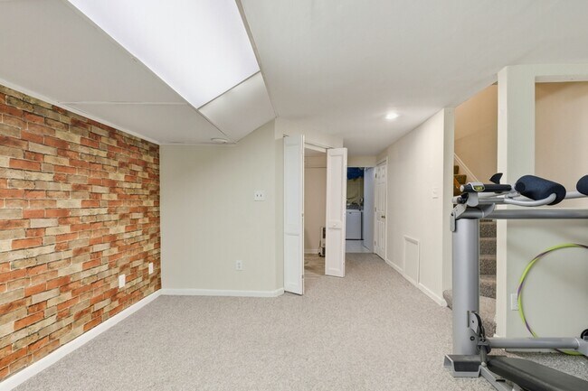 Building Photo - 4333 Gilmer Ct
