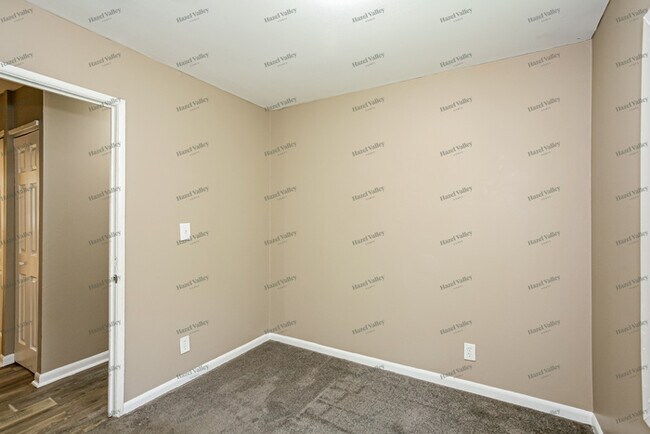 Building Photo - 6401 E 44th Pl