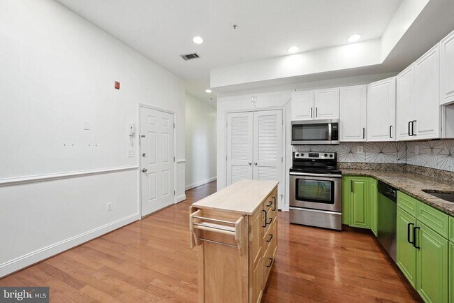 Building Photo - 408 Kennedy St NW