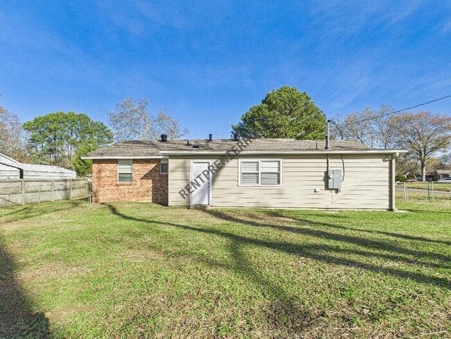 Building Photo - 1 Coral Ln