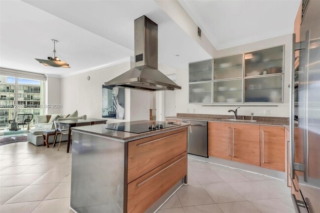 Building Photo - 218 SE 14th St