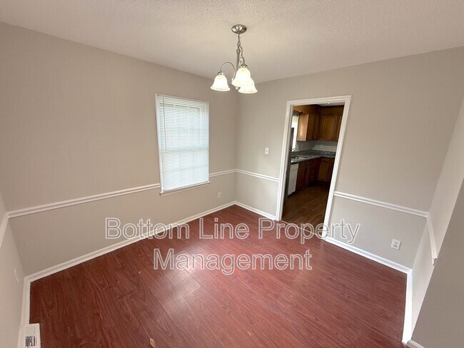 Building Photo - 5301 Rolling Oak Ln
