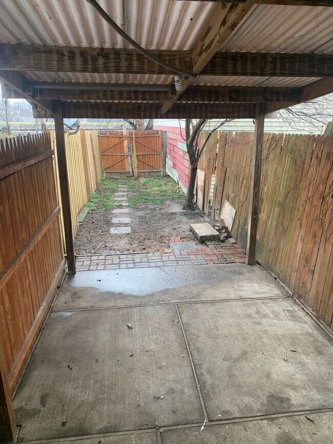 Building Photo - Future Rental-Cozy 1 Bedroom House with bo...