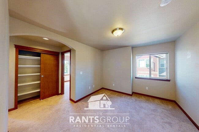 Building Photo - South Hill Puyallup Dream Neighborhood - E...