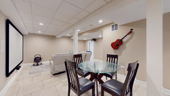 Building Photo - 331 Mary Belle Cir