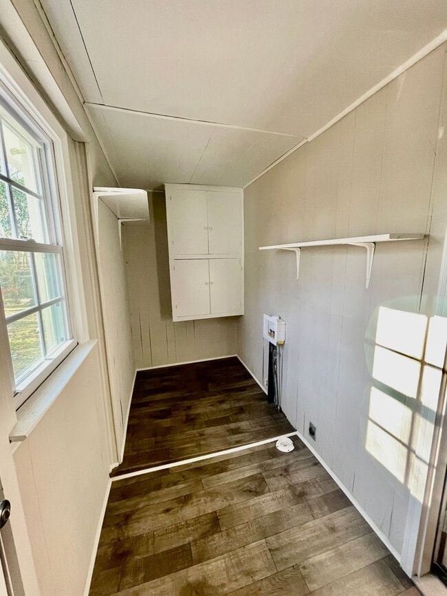 Building Photo - Welcome to this charming 3-bedroom, 1-bathroom home located in the vibrant community of Rockhill, SC