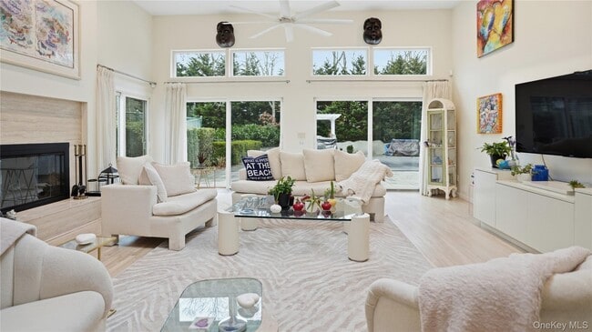 Building Photo - 15 Blueberry Ln