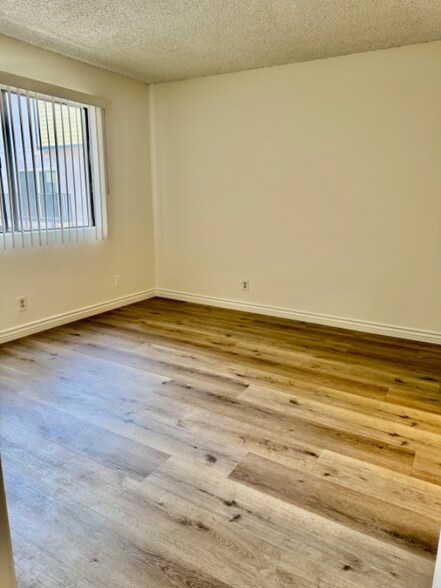 Building Photo - 5259 Cartwright Ave