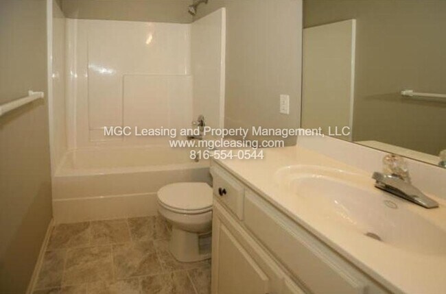 Building Photo - Single-Family Home in Oak Ridge Meadows in Lee's Summit - Receive a $750 Rent Credit!