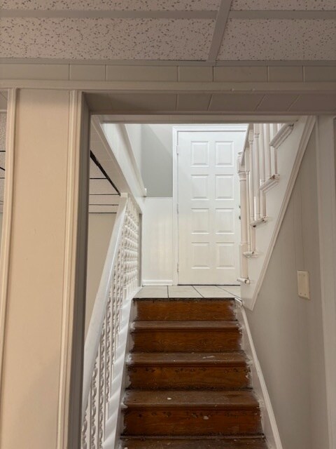 Building Photo - 201 E Rose St