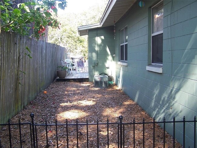 Building Photo - 1022 Delaney Park Dr