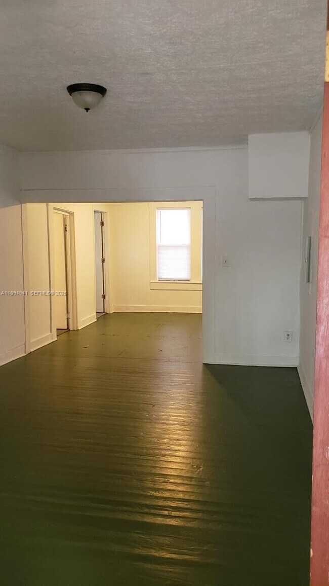 Building Photo - 1517 Logan St