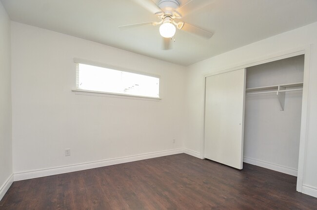 Building Photo - 8810 Ilona Ln