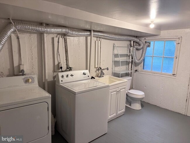 Building Photo - 4417 Volta Pl NW