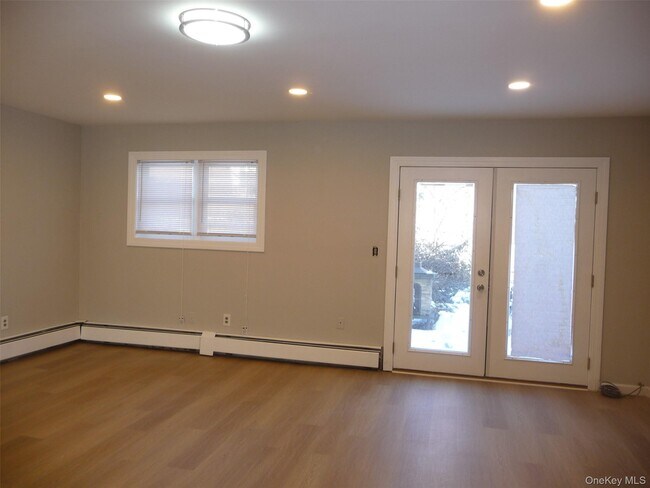 Building Photo - 91 Sarah Ln