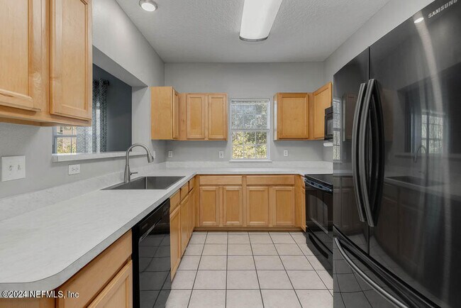 Building Photo - 12423 Forest Lake Cir E