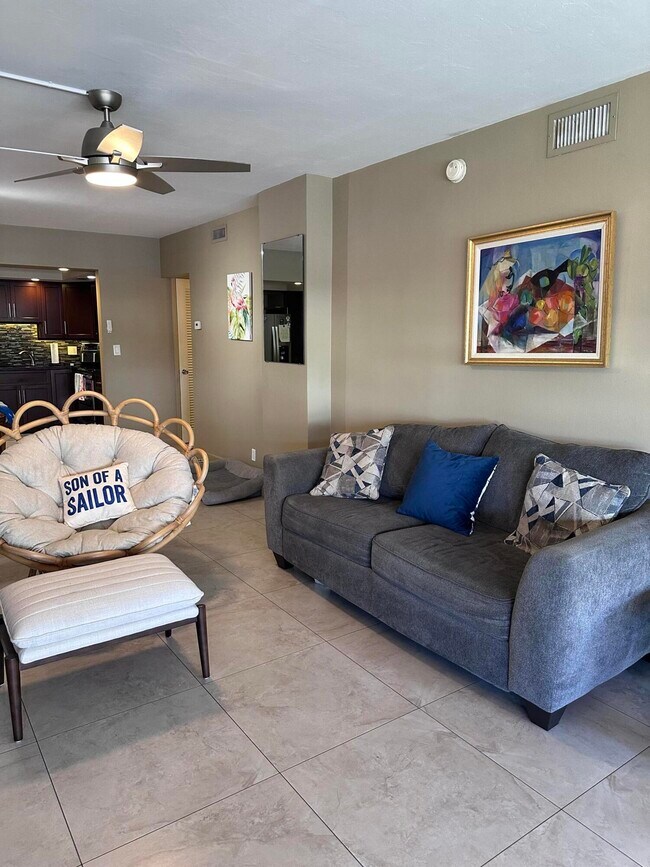 Building Photo - 3121 NE 51st St