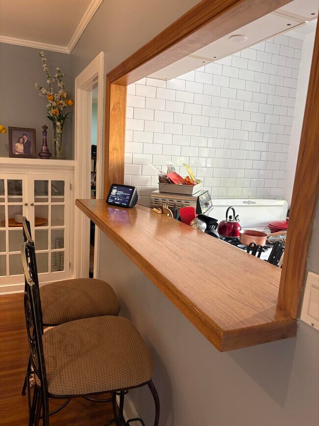 Building Photo - 839 N Orange Dr