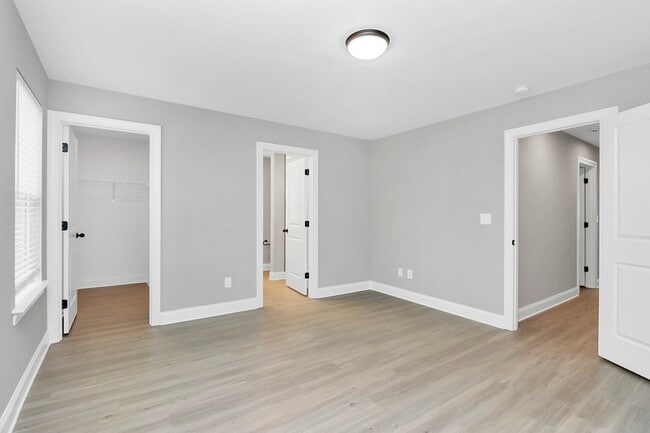 Building Photo - 2730 Catalina Ave