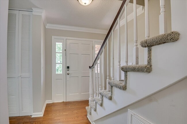 Building Photo - 986 Campbellton Dr