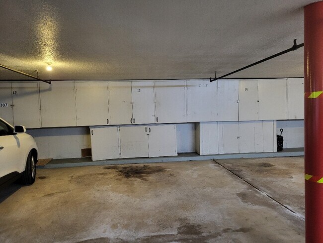 Building Photo - 7510 Farmingdale Dr