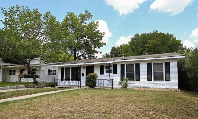 Building Photo - 2110 Westover Rd