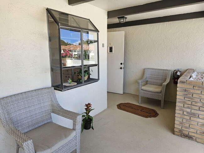 Building Photo - 756 Avenida Estancias
