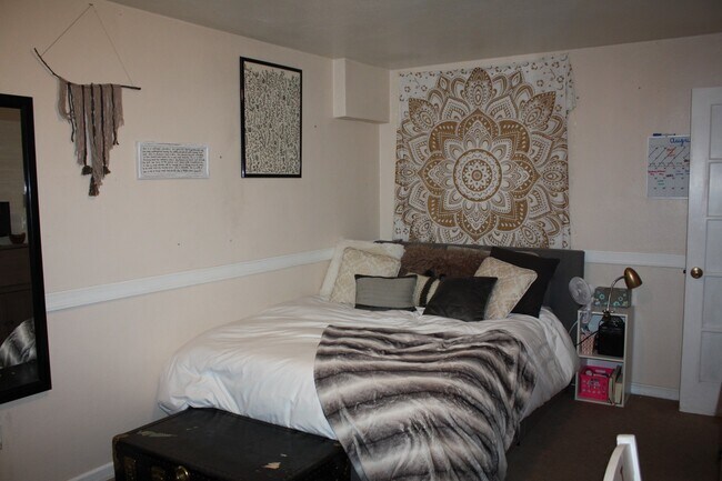 Building Photo - Single Family Home