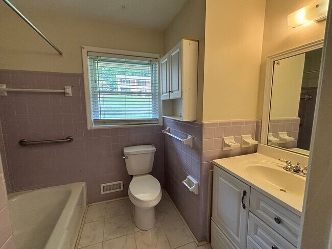 Building Photo - 2712 Sherlock Dr
