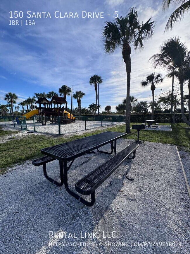 Building Photo - 150 Santa Clara Dr