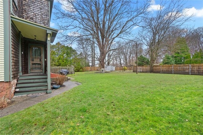 Building Photo - 686 Hope St