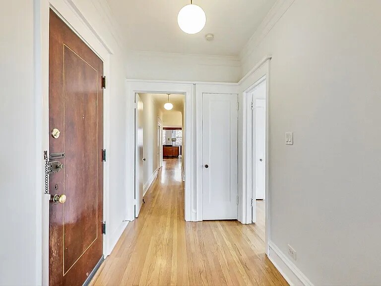 Building Photo - 5600 S Blackstone Ave