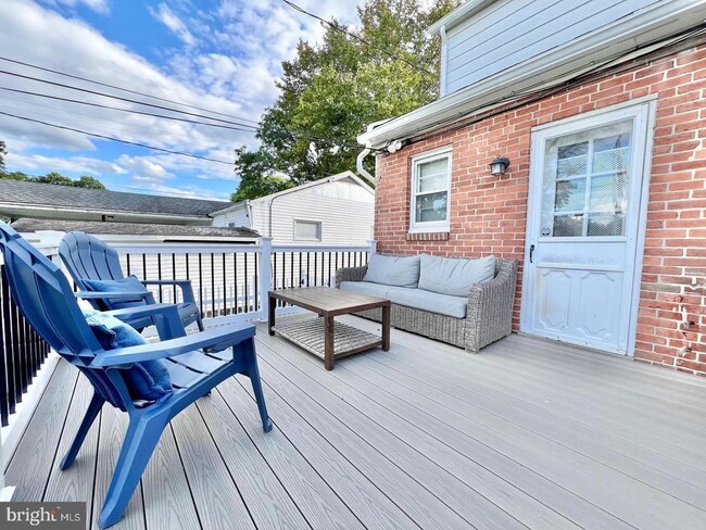 Building Photo - 503 Dorchester Ave