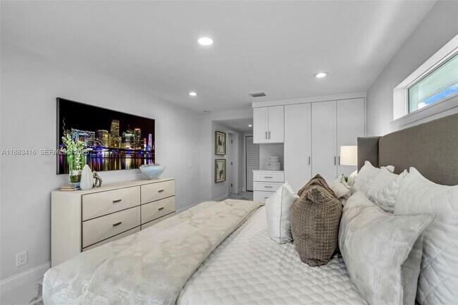 Building Photo - 465 NW 11th St