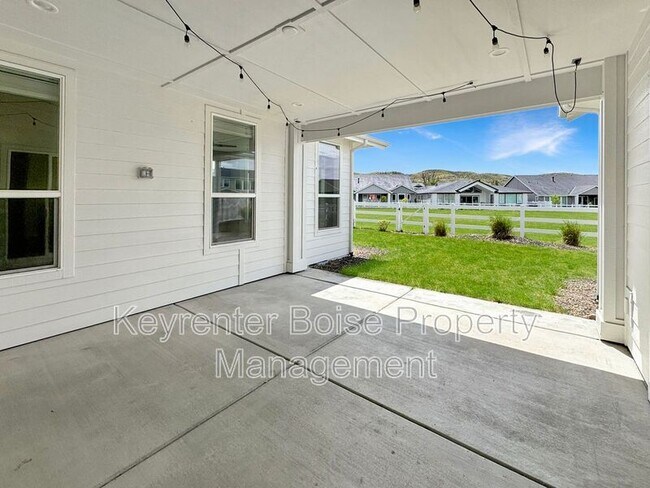 Building Photo - 8081 W Brooks Dr