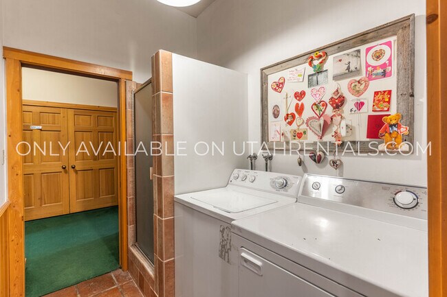 Building Photo - 2718 Stewart Rd