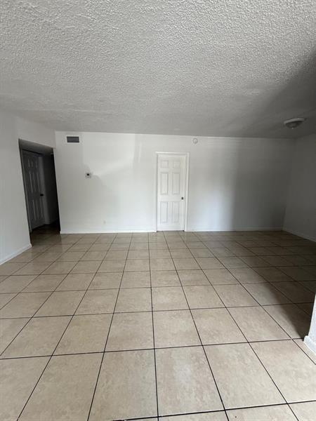 Building Photo - 3800 Riverside Dr