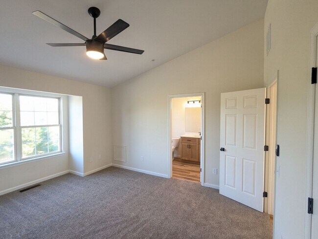 Building Photo - 7122 Collinsworth Pl