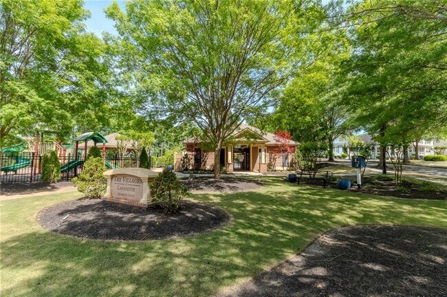 Building Photo - 165 Mansfield Dr