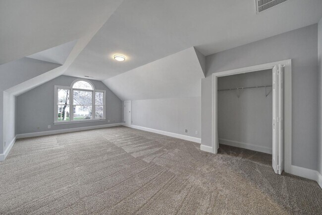 Building Photo - Spacious Four Bedroom Home!