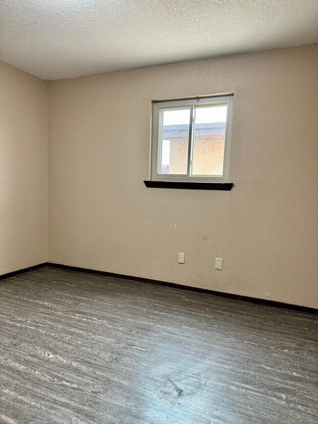 Building Photo - 226 Cherry St