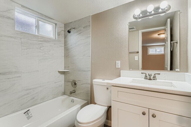 Building Photo - Beautifully Remodeled 3-Bedroom Ranch in Quiet West Arvada Neighborhood