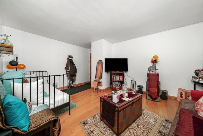 Building Photo - 425 S Kenilworth Ave