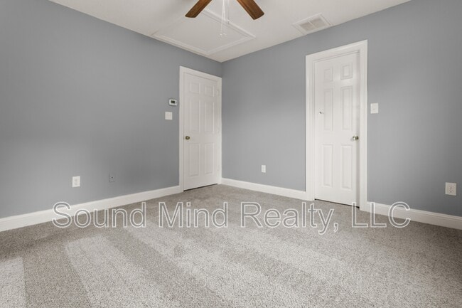 Building Photo - 933 Beechwood Dr