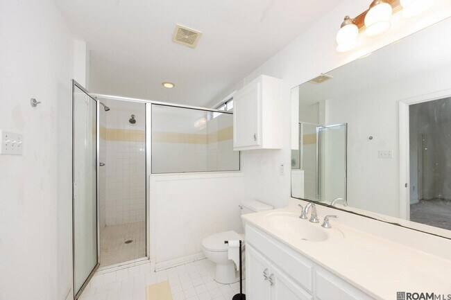 Building Photo - 1720 Nicholson Dr